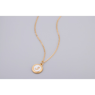 Golden pendant with insertion of a pearly shell medallion decorated with the letter “Wêw”و